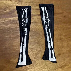 Bare Bones Babe arm sleeves black and white XS, length is 15 1/2 inches long